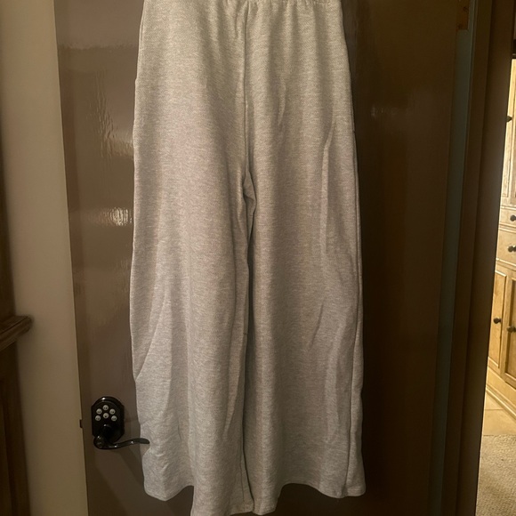 Wide Leg Sweatpants-never worn! - Picture 2 of 3